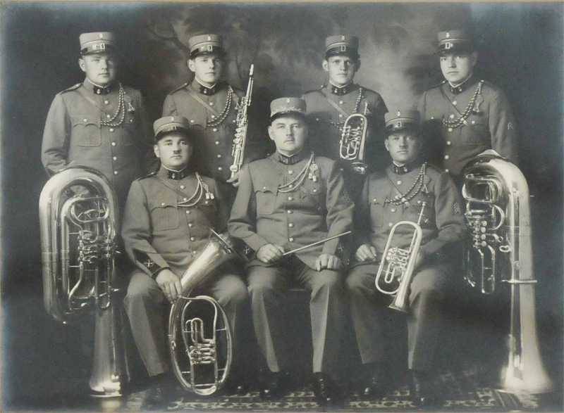 1921 800px